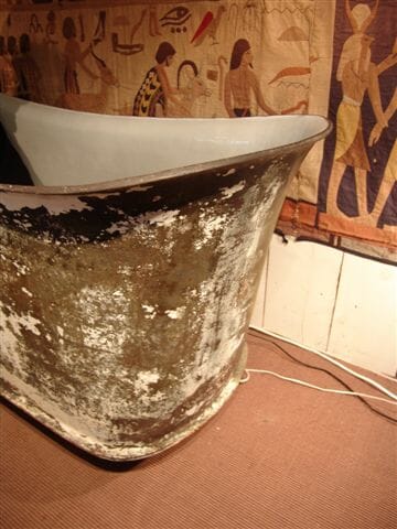 Antique bath tub c.1870 from Chateau Forgere in Bordeaux