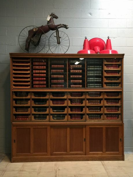 English Harris & Sheldon 1930's oak shop fitting display unit