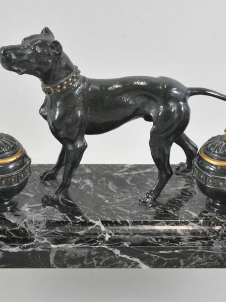 Inkwell with regule metal dog mounted on a marble plinth