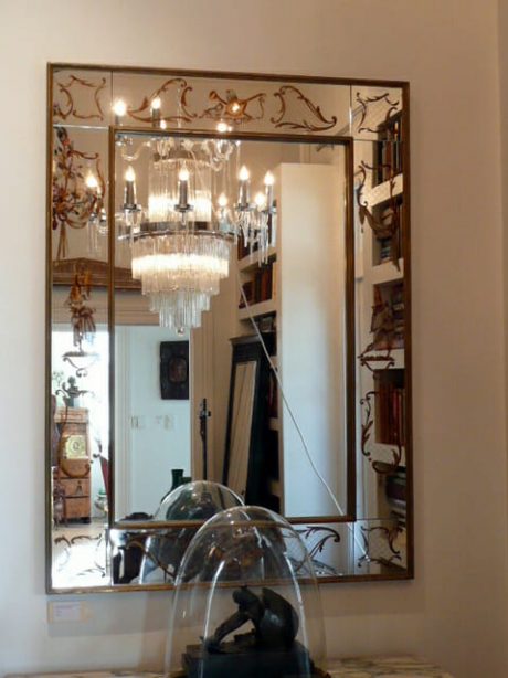 1950's verre eglomise Venetian mirror with chinoiserie design