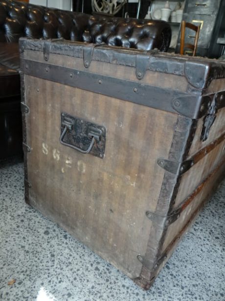 Canvas covered Louis VUITTON trunk 1872 - 1888