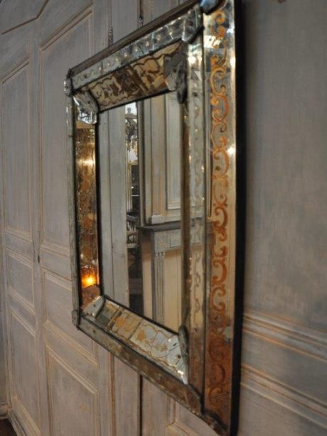 1940's Italian mirror with eglomised detail