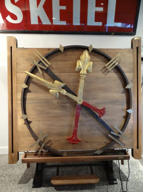 Mid century skeleton clock face