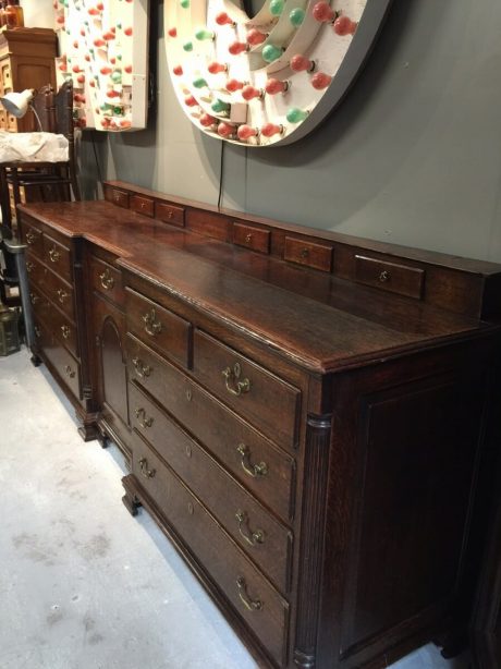 Fabulous 18th century oak English buffet c.1780