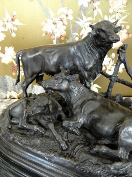 Bronze animal sculpture signed by French sculptor Moigniez