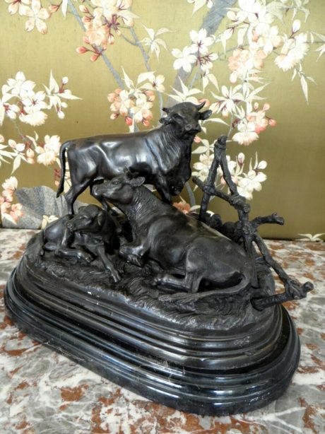 Bronze animal sculpture signed by French sculptor Moigniez