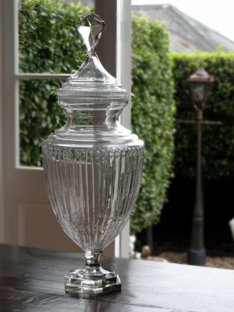 A grand French crystal drageoir with lid c.1920