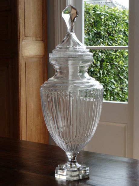 A grand French crystal drageoir with lid c.1920