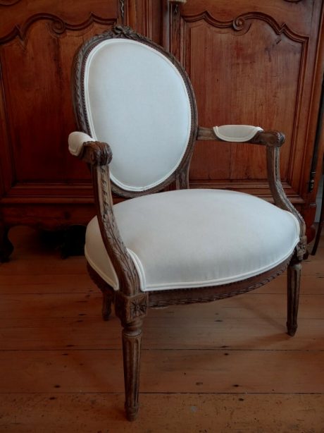 Pair of French antique Grisaille Fauteuils c.1820
