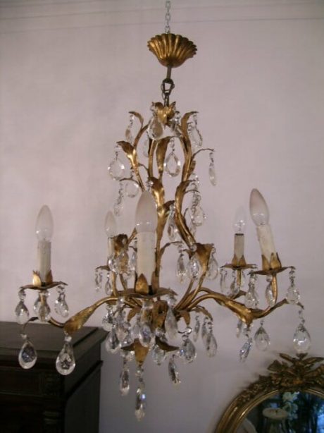 1940s French gilded metal chandelier with glass drops