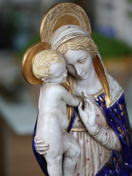 Large Italian Pattarino Majolica figurine of the Madonna and child