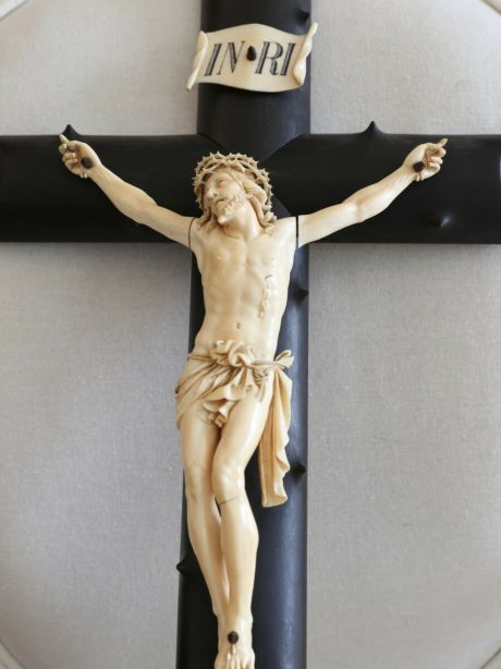 Antique 19th century ebonised and ivory crucifix c.1890