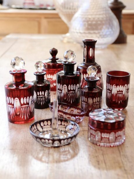 Bohemian crystal vanity service