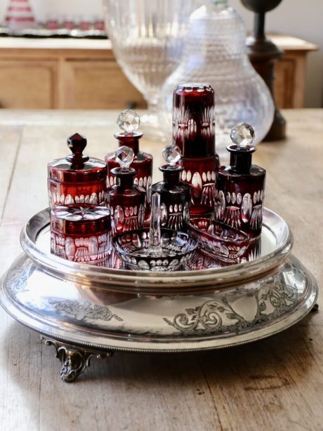 Bohemian crystal vanity service