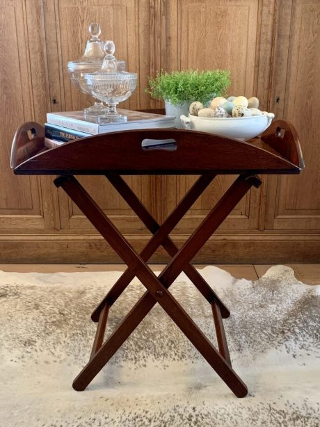 A 19th century Mahogany oval Butlers tray