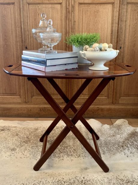 A 19th century Mahogany oval Butlers tray